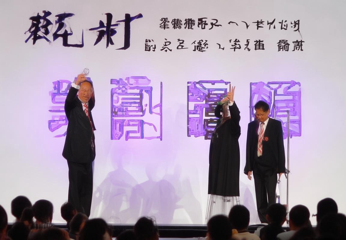 巴塞罗那vs尤文图斯：巅峰对决战报及战术分析(图2)