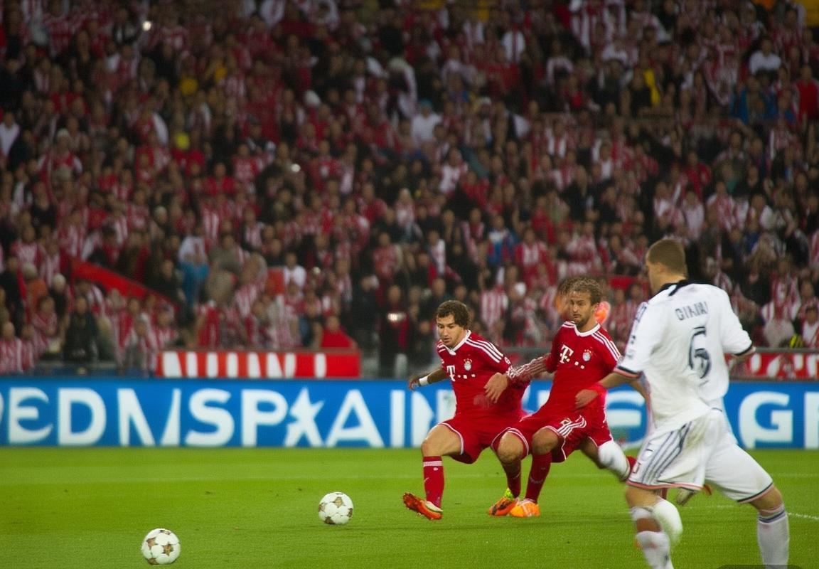 2013欧冠半决赛：拜仁慕尼黑VS皇家马德里巅峰对决回顾(图1)